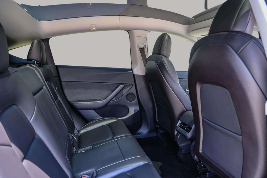 2021 TESLA MODEL Y SUV DUAL AC ELECTRIC MOTORS LONG RANGE SPORT UTILITY 4D