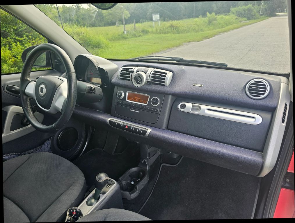 2015 Smart Fortwo - Image 14