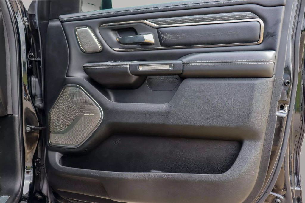 2020 RAM 1500 CREW CAB PICKUP V8, HEMI, ETORQUE, 5.7 LITER LIMITED PICKUP 4D 5 1/2 FT