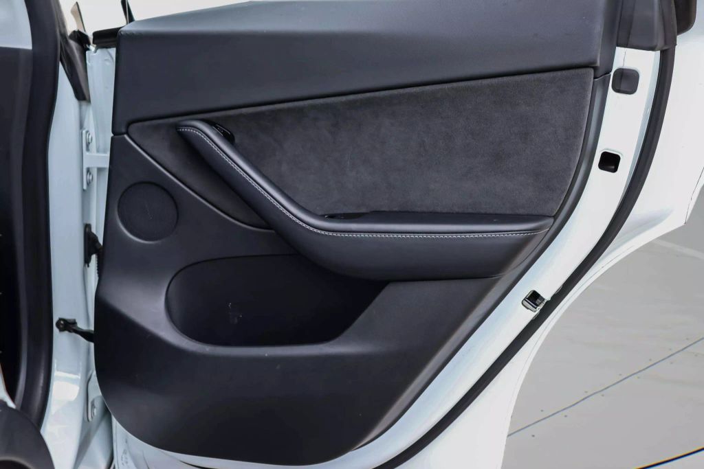 2021 TESLA MODEL Y SUV DUAL AC ELECTRIC MOTORS LONG RANGE SPORT UTILITY 4D