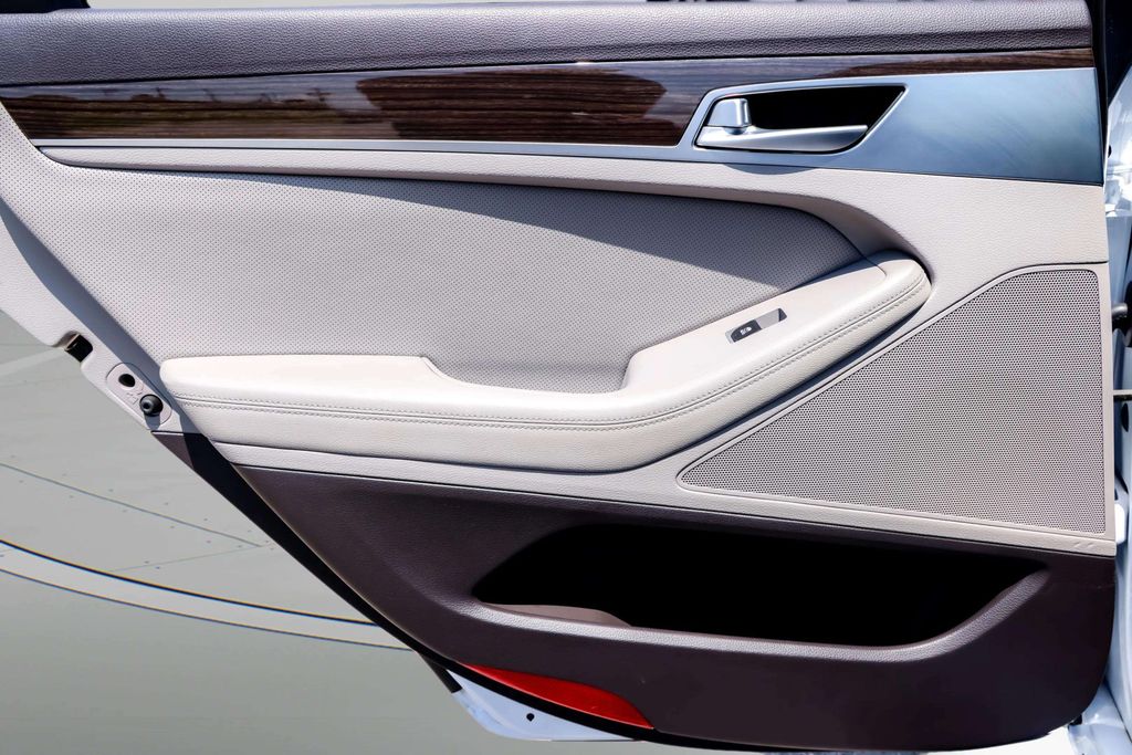 2016 HYUNDAI GENESIS SEDAN V6, 3.8 LITER 3.8 SEDAN 4D