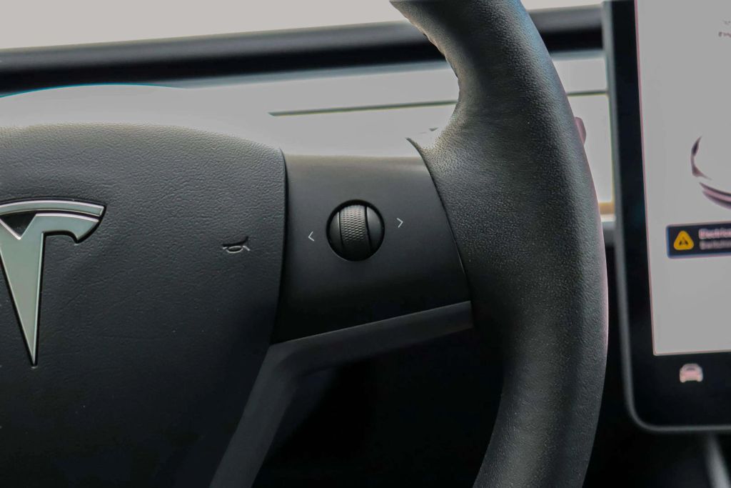 2020 TESLA MODEL 3 SEDAN AC ELECTRIC MOTOR STANDARD RANGE PLUS SEDAN 4D