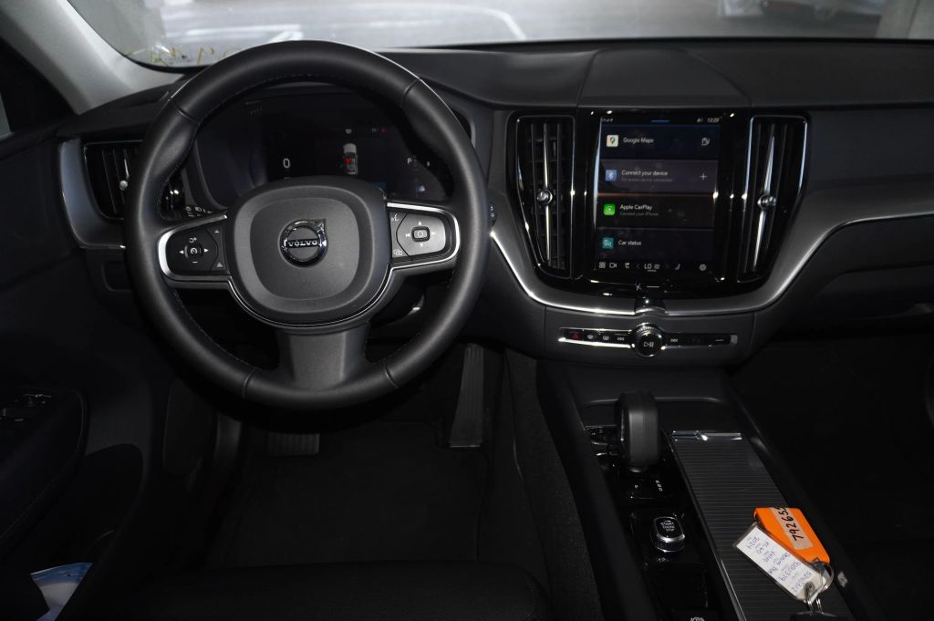 2024 VOLVO XC60 SUV 4-CYL, TURBO, 2.0 LITER B5 CORE DARK THEME SPORT UTILITY 4D