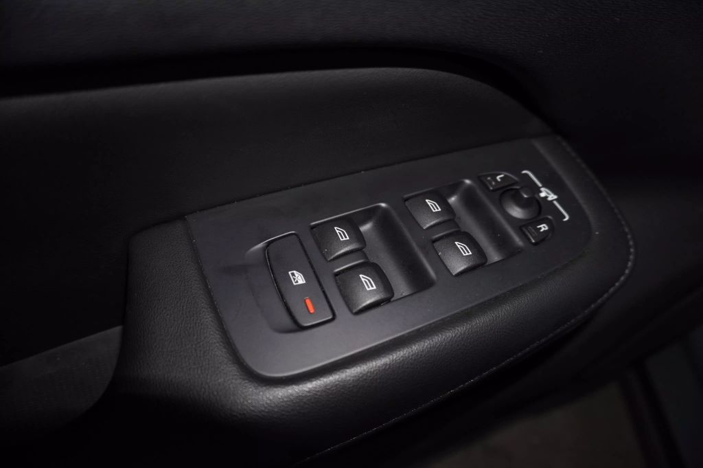 2024 VOLVO S60 SEDAN 4-CYL, TURBO, 2.0 LITER B5 CORE DARK THEME SEDAN 4D