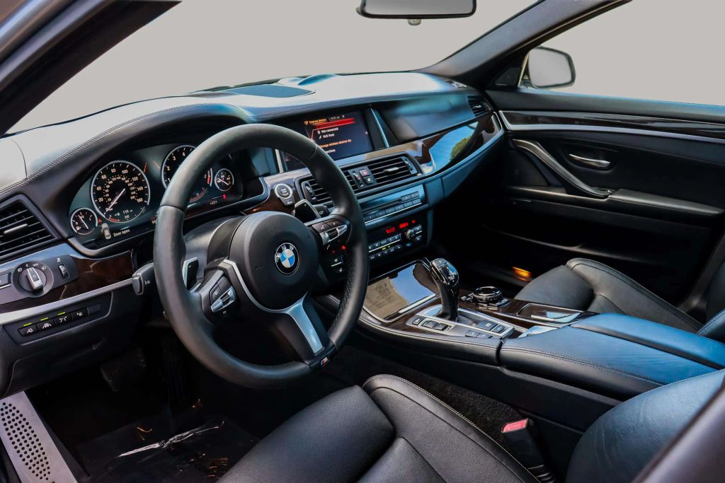 2016 BMW 5 SERIES SEDAN V8, TWIN TURBO, 4.4 LITER 550I SEDAN 4D
