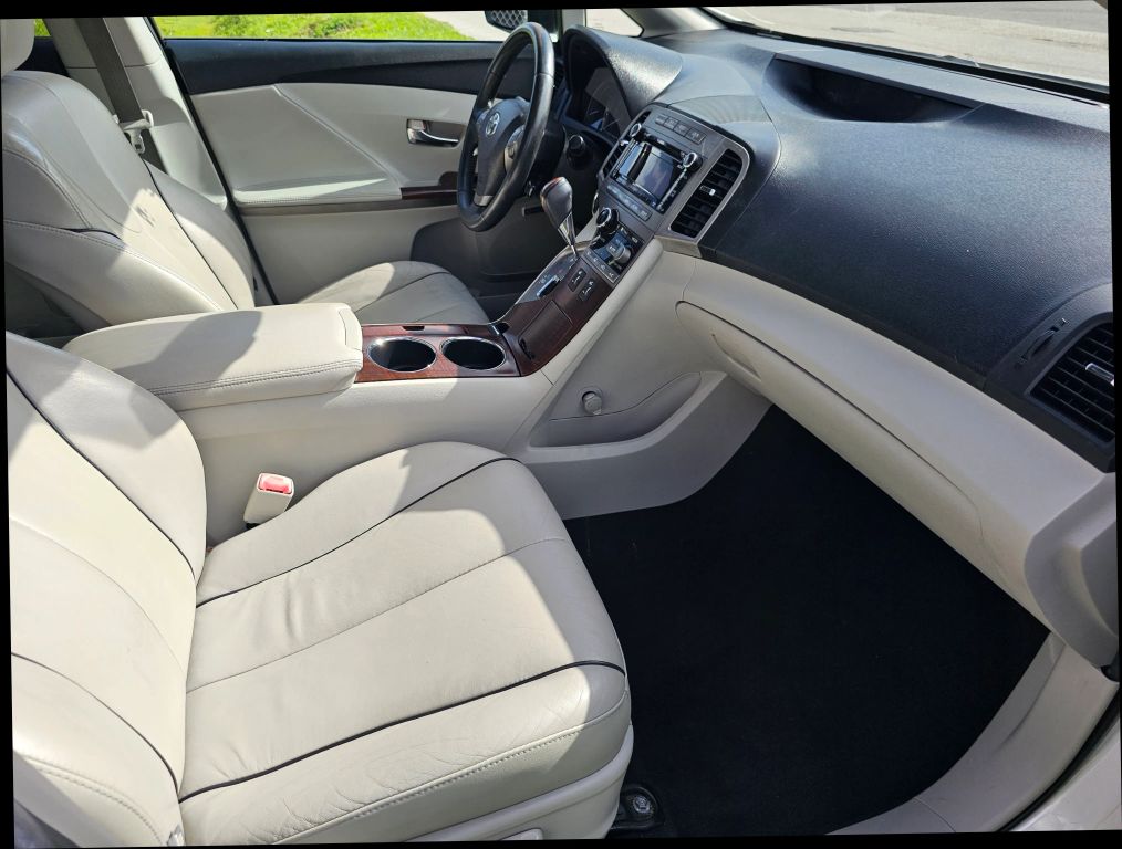2011 Toyota Venza - Image 16 2011 Toyota Venza - Image 16