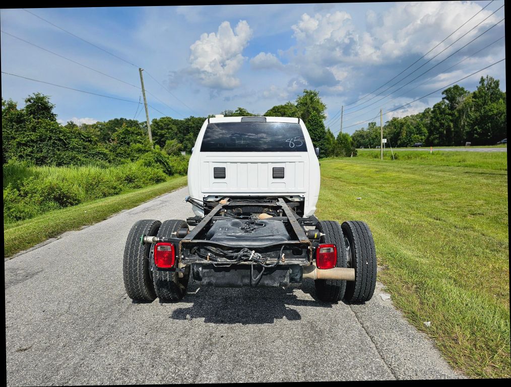 2014 Ram 4500 Crew Cab & Chassis - Image 7