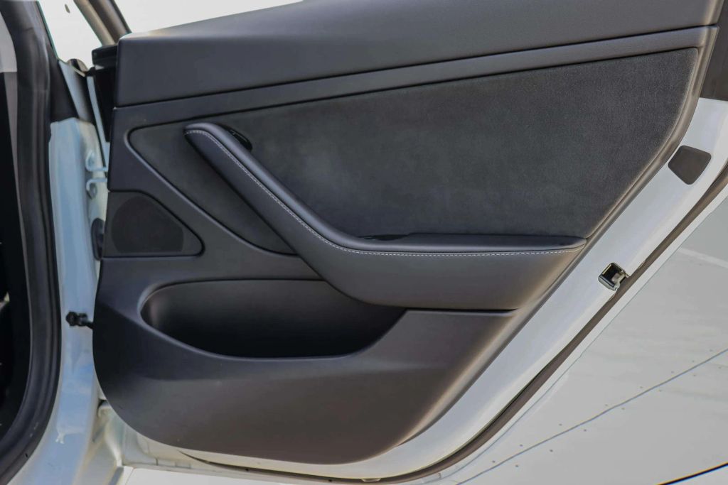 2020 TESLA MODEL 3 SEDAN AC ELECTRIC MOTOR STANDARD RANGE PLUS SEDAN 4D