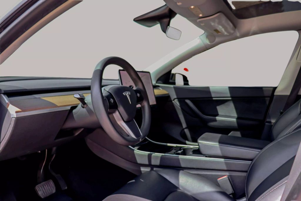 2021 TESLA MODEL Y SUV DUAL AC ELECTRIC MOTORS LONG RANGE SPORT UTILITY 4D