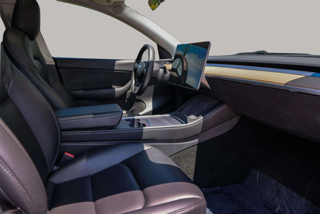 2021 TESLA MODEL Y SUV DUAL AC ELECTRIC MOTORS LONG RANGE SPORT UTILITY 4D