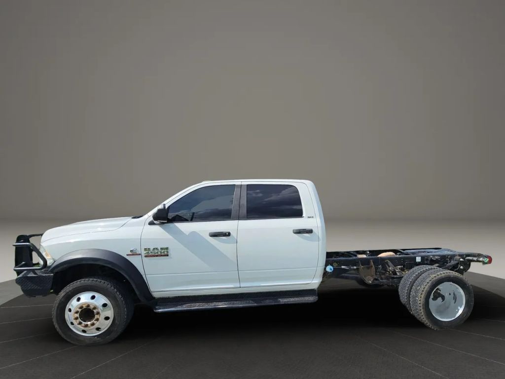 2014 Ram 4500 Crew Cab & Chassis - Image 12