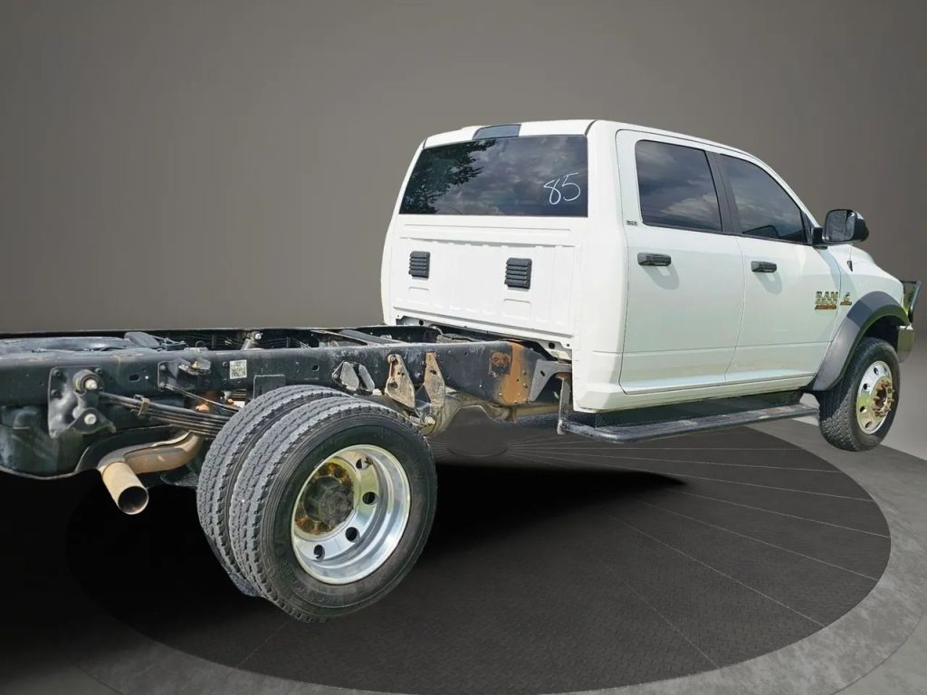 2014 Ram 4500 Crew Cab & Chassis - Image 6