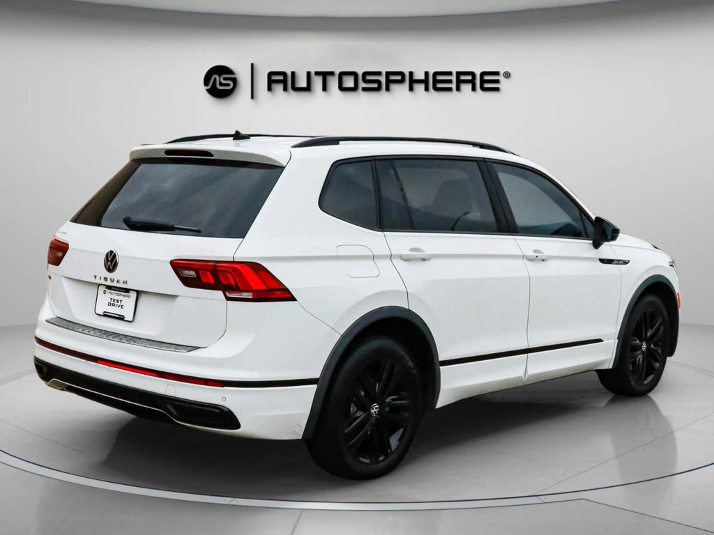 2022 VOLKSWAGEN TIGUAN SUV 4-CYL, TURBO, 2.0 LITER SE R-LINE BLACK SPORT UTILITY 4D