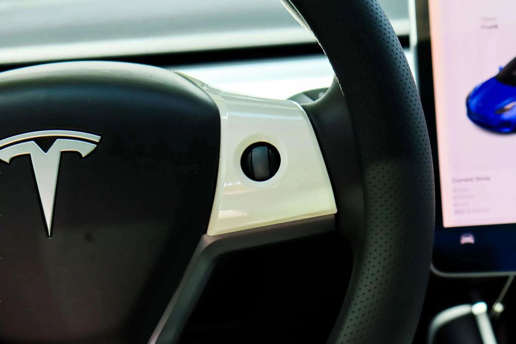 2020 TESLA MODEL 3 SEDAN AC ELECTRIC MOTOR STANDARD RANGE PLUS SEDAN 4D