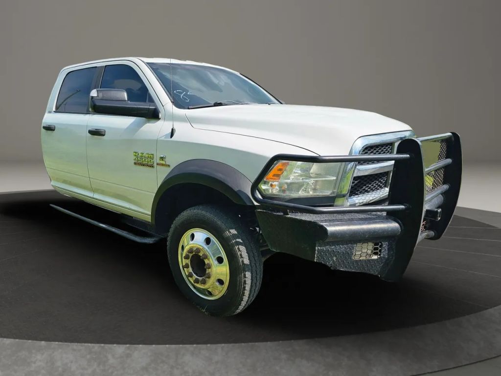 2014 Ram 4500 Crew Cab & Chassis - Image 3