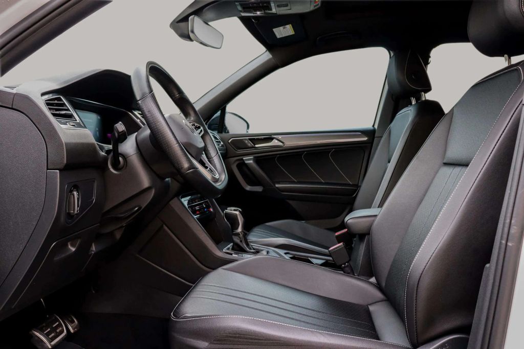 2022 VOLKSWAGEN TIGUAN SUV 4-CYL, TURBO, 2.0 LITER SE R-LINE BLACK SPORT UTILITY 4D
