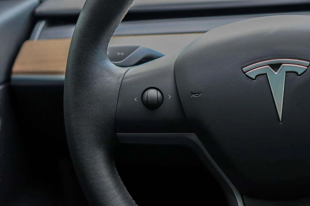 2020 TESLA MODEL 3 SEDAN AC ELECTRIC MOTOR STANDARD RANGE PLUS SEDAN 4D