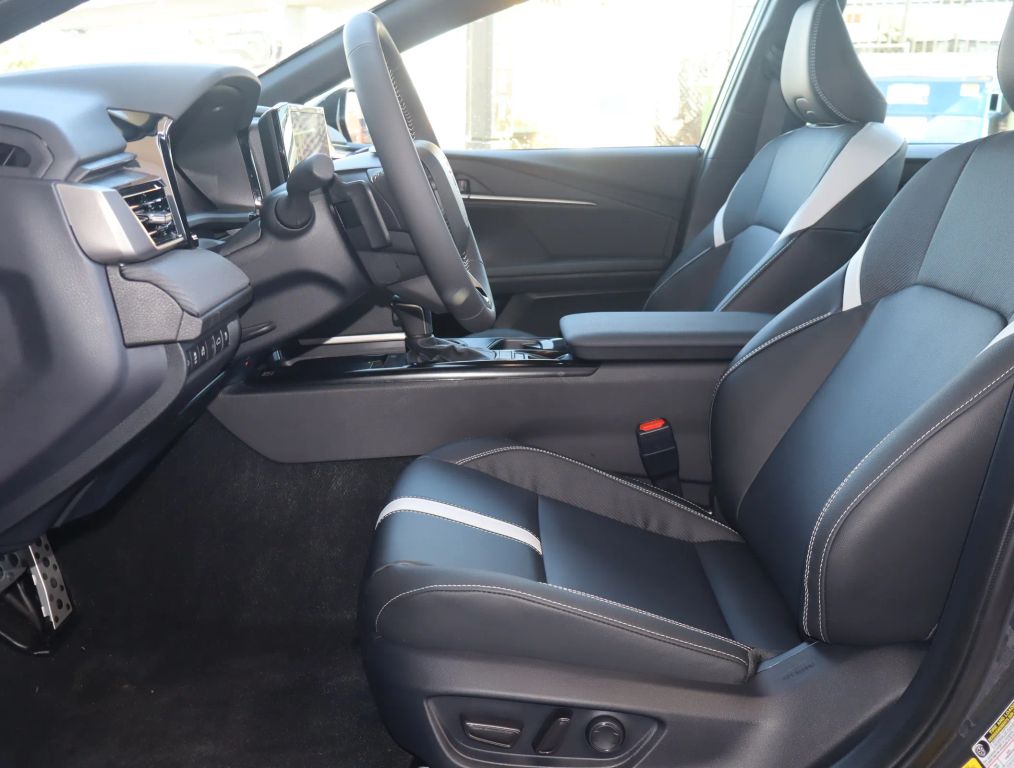 2025 TOYOTA CAMRY SEDAN 4-CYL, HYBRID, 2.5 LITER SE SEDAN 4D
