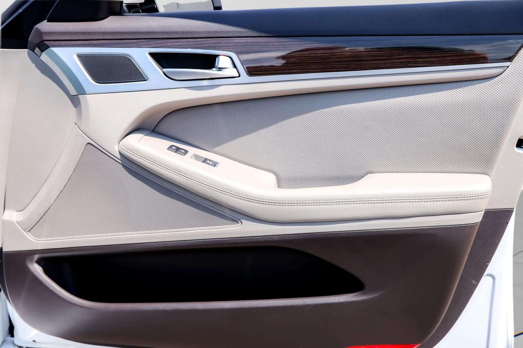 2016 HYUNDAI GENESIS SEDAN V6, 3.8 LITER 3.8 SEDAN 4D
