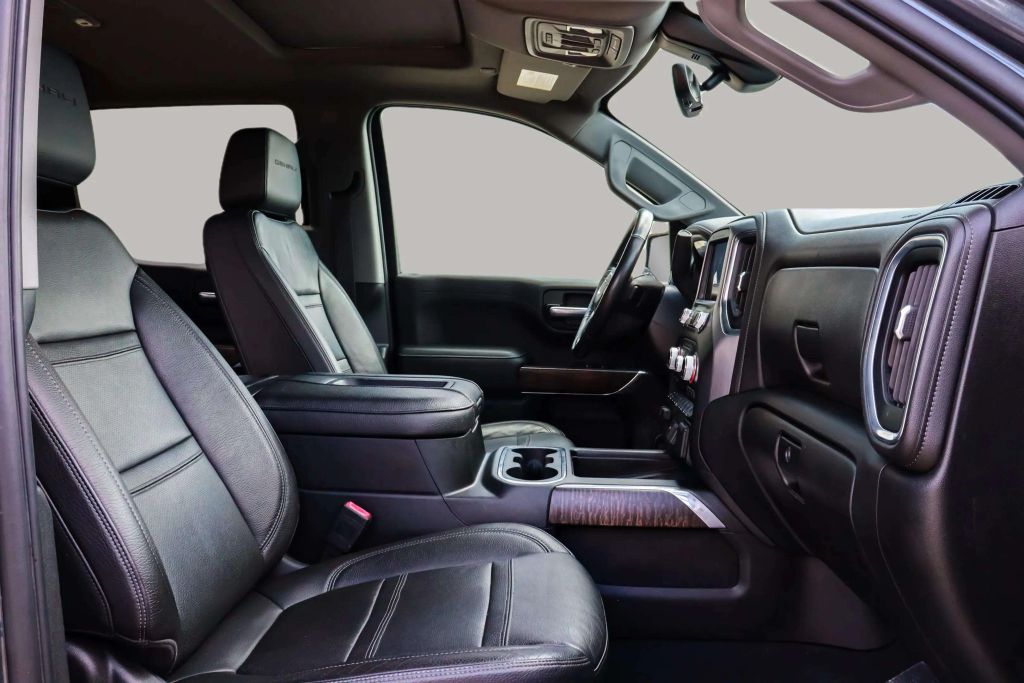 2020 GMC SIERRA 1500 CREW CAB PICKUP 6-CYL, TURBO DIESEL, 3.0 LITER DENALI PICKUP 4D 5 3/4 FT