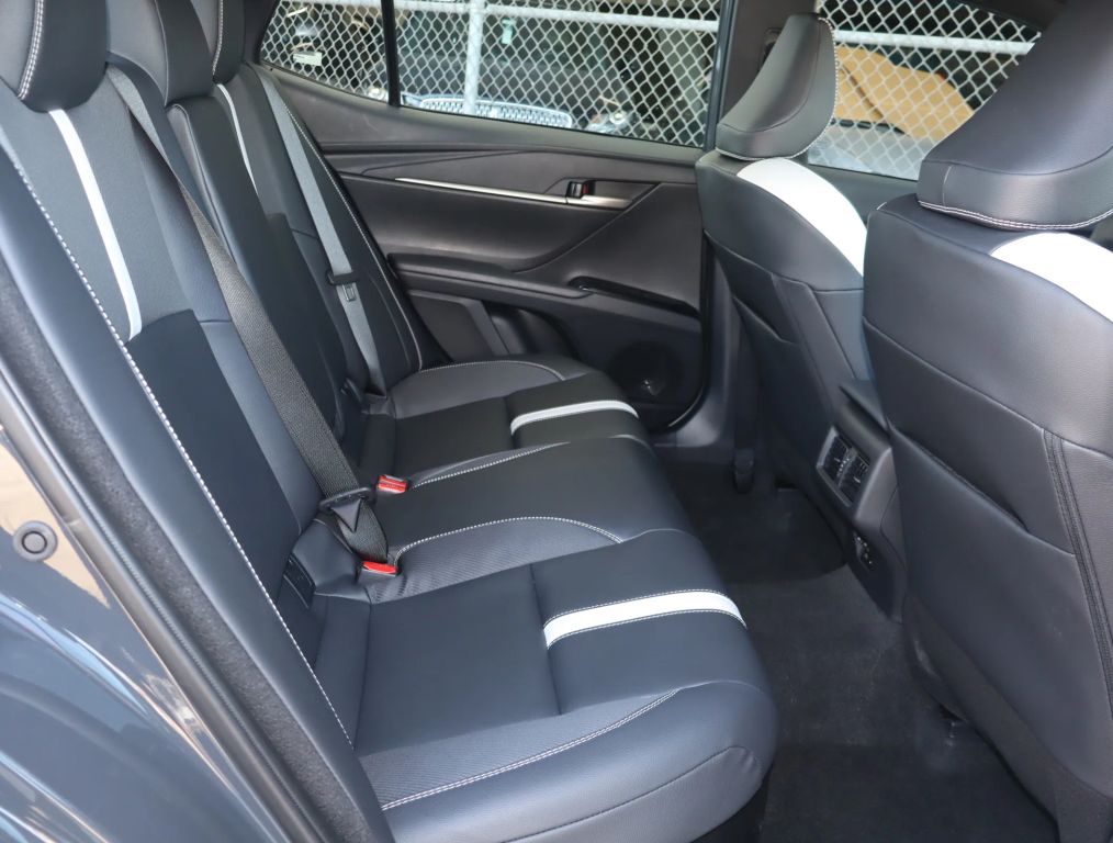 2025 TOYOTA CAMRY SEDAN 4-CYL, HYBRID, 2.5 LITER SE SEDAN 4D
