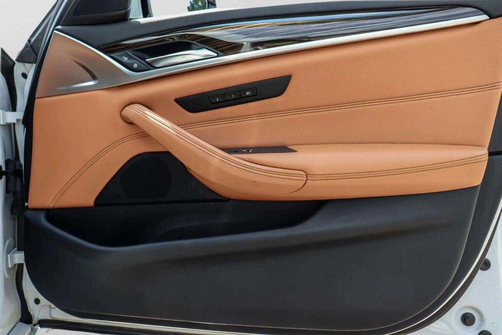 2019 BMW 5 SERIES SEDAN 4-CYL, TURBO, 2.0 LITER 530I SEDAN 4D