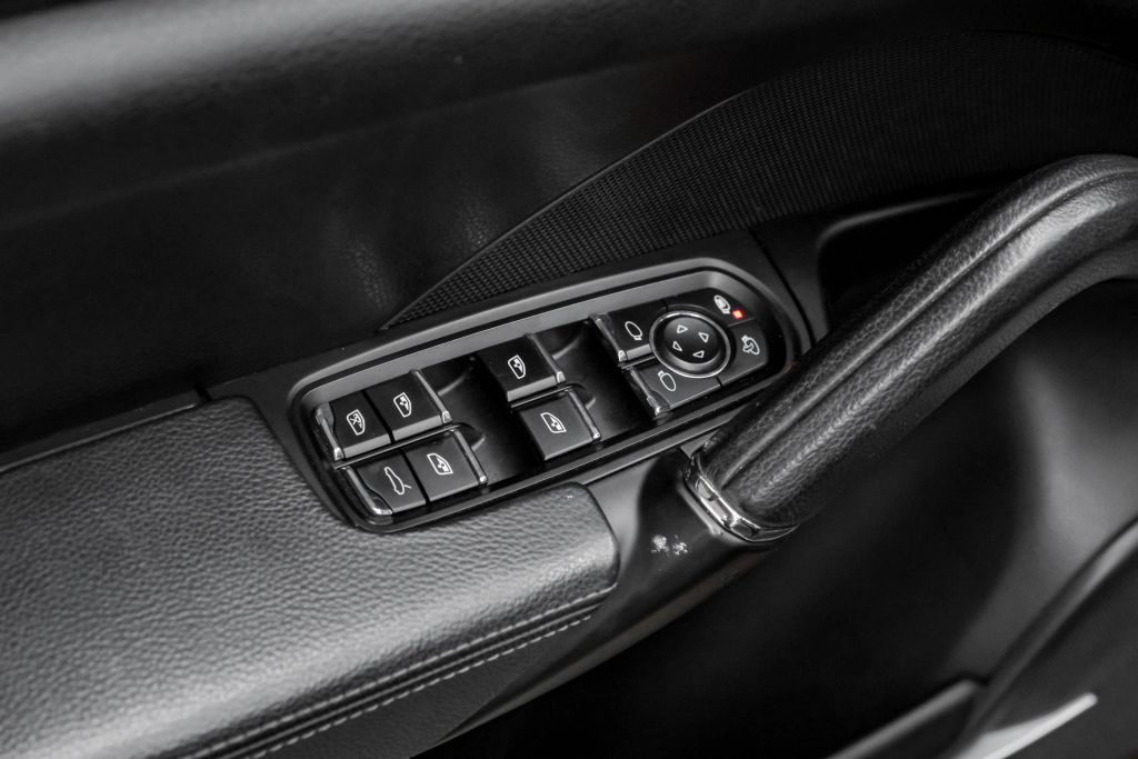 2018 PORSCHE CAYENNE SUV V6, 3.6 LITER PLATINUM EDITION SPORT UTILITY 4D