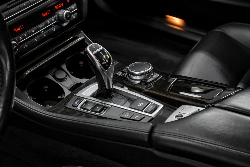 2016 BMW 5 SERIES SEDAN 6-CYL, TURBO, 3.0 LITER 535I XDRIVE SEDAN 4D