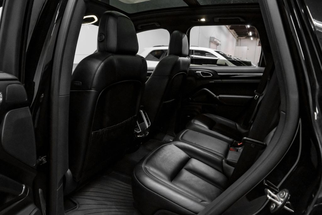 2018 PORSCHE CAYENNE SUV V6, 3.6 LITER PLATINUM EDITION SPORT UTILITY 4D
