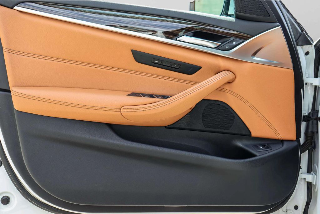 2019 BMW 5 SERIES SEDAN 4-CYL, TURBO, 2.0 LITER 530I SEDAN 4D