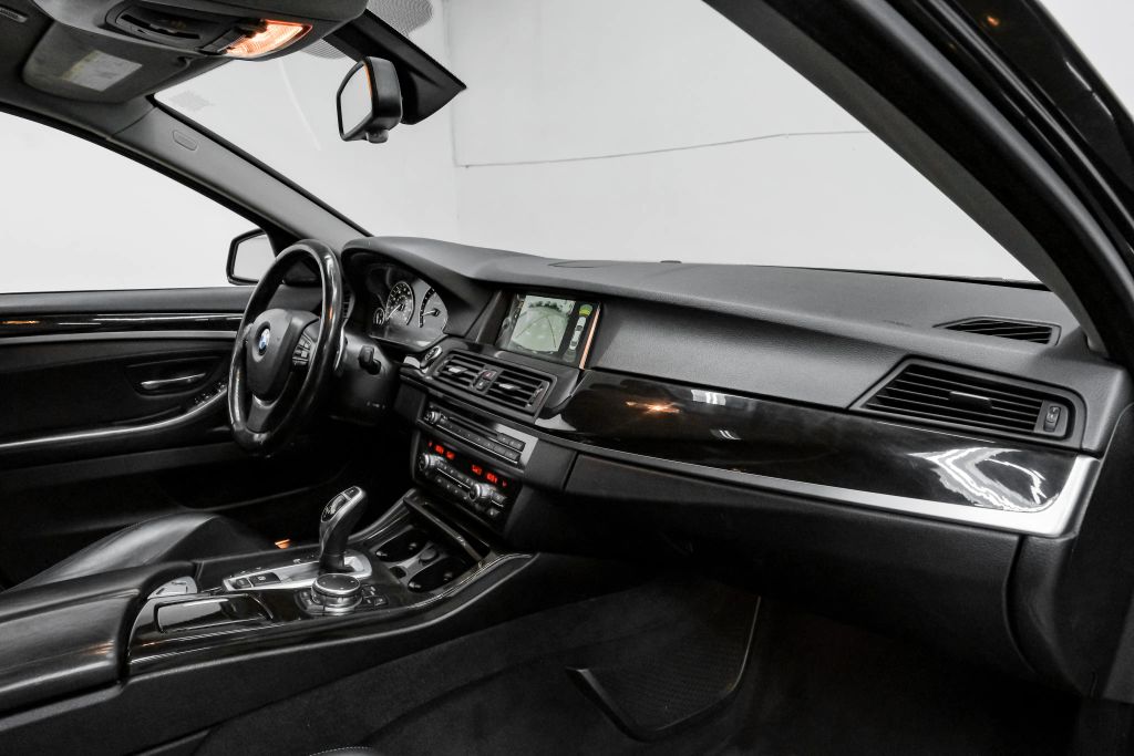 2016 BMW 5 SERIES SEDAN 6-CYL, TURBO, 3.0 LITER 535I XDRIVE SEDAN 4D