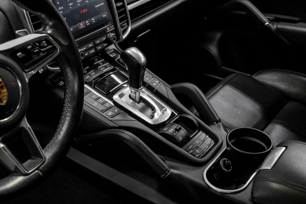 2018 PORSCHE CAYENNE SUV V6, 3.6 LITER PLATINUM EDITION SPORT UTILITY 4D