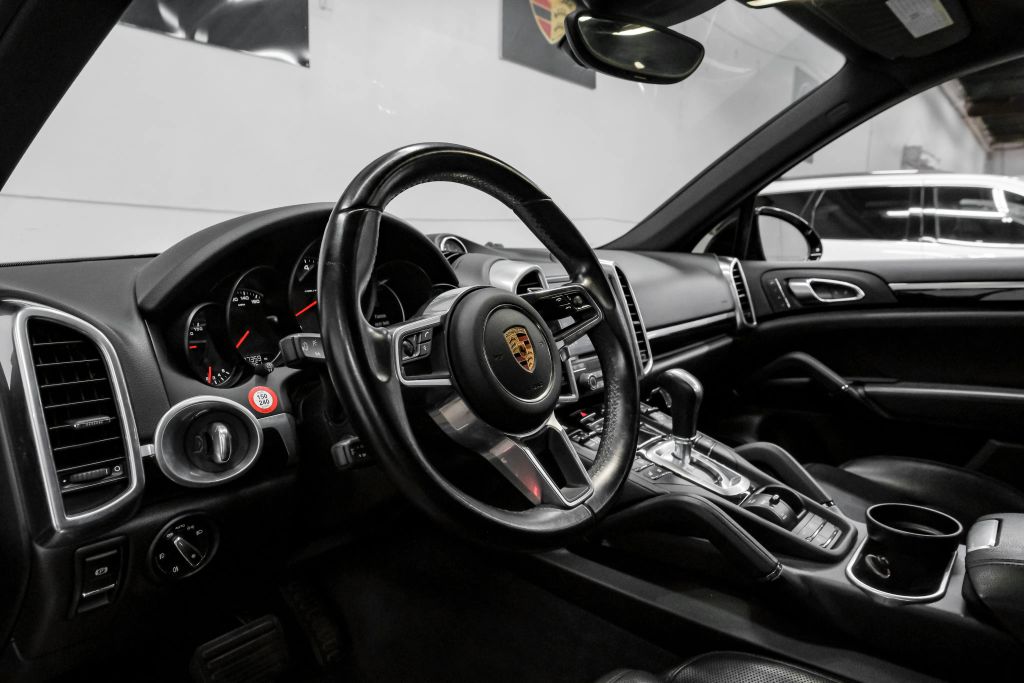 2018 PORSCHE CAYENNE SUV V6, 3.6 LITER PLATINUM EDITION SPORT UTILITY 4D