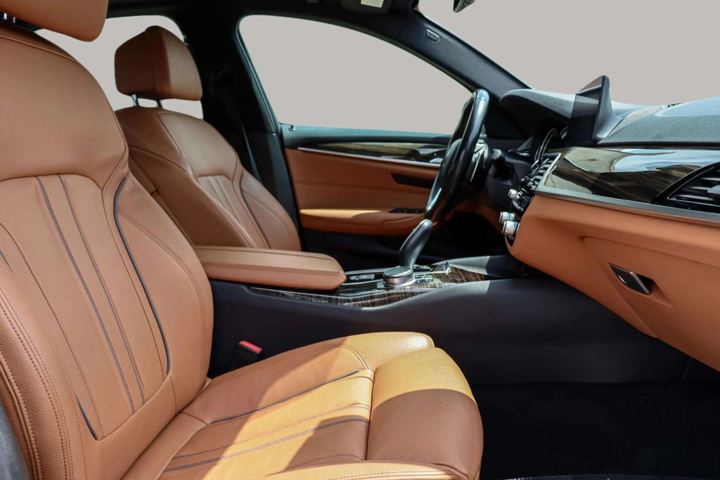 2019 BMW 5 SERIES SEDAN 4-CYL, TURBO, 2.0 LITER 530I SEDAN 4D