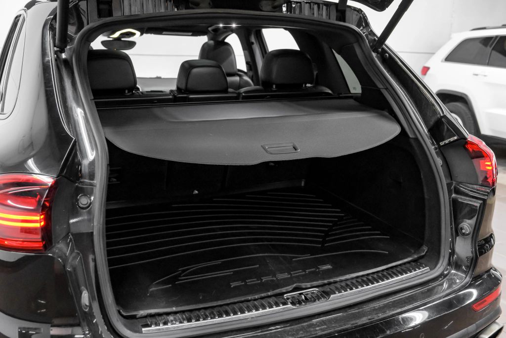 2018 PORSCHE CAYENNE SUV V6, 3.6 LITER PLATINUM EDITION SPORT UTILITY 4D
