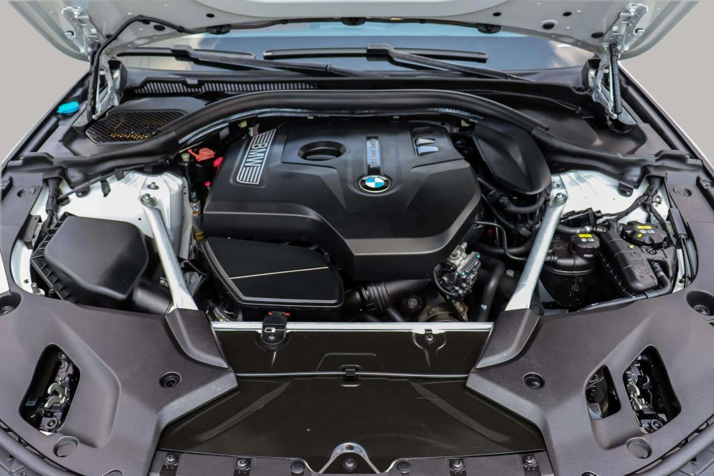 2019 BMW 5 SERIES SEDAN 4-CYL, TURBO, 2.0 LITER 530I SEDAN 4D