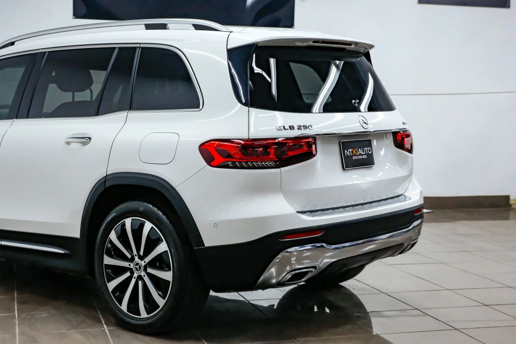 2022 MERCEDES-BENZ GLB SUV 4-CYL, TURBO, 2.0 LITER GLB 250 4MATIC SPORT UTILITY 4D