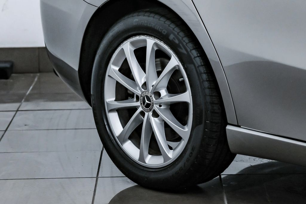 2019 MERCEDES-BENZ A-CLASS SEDAN 4-CYL, TURBO, 2.0 LITER A 220 SEDAN 4D