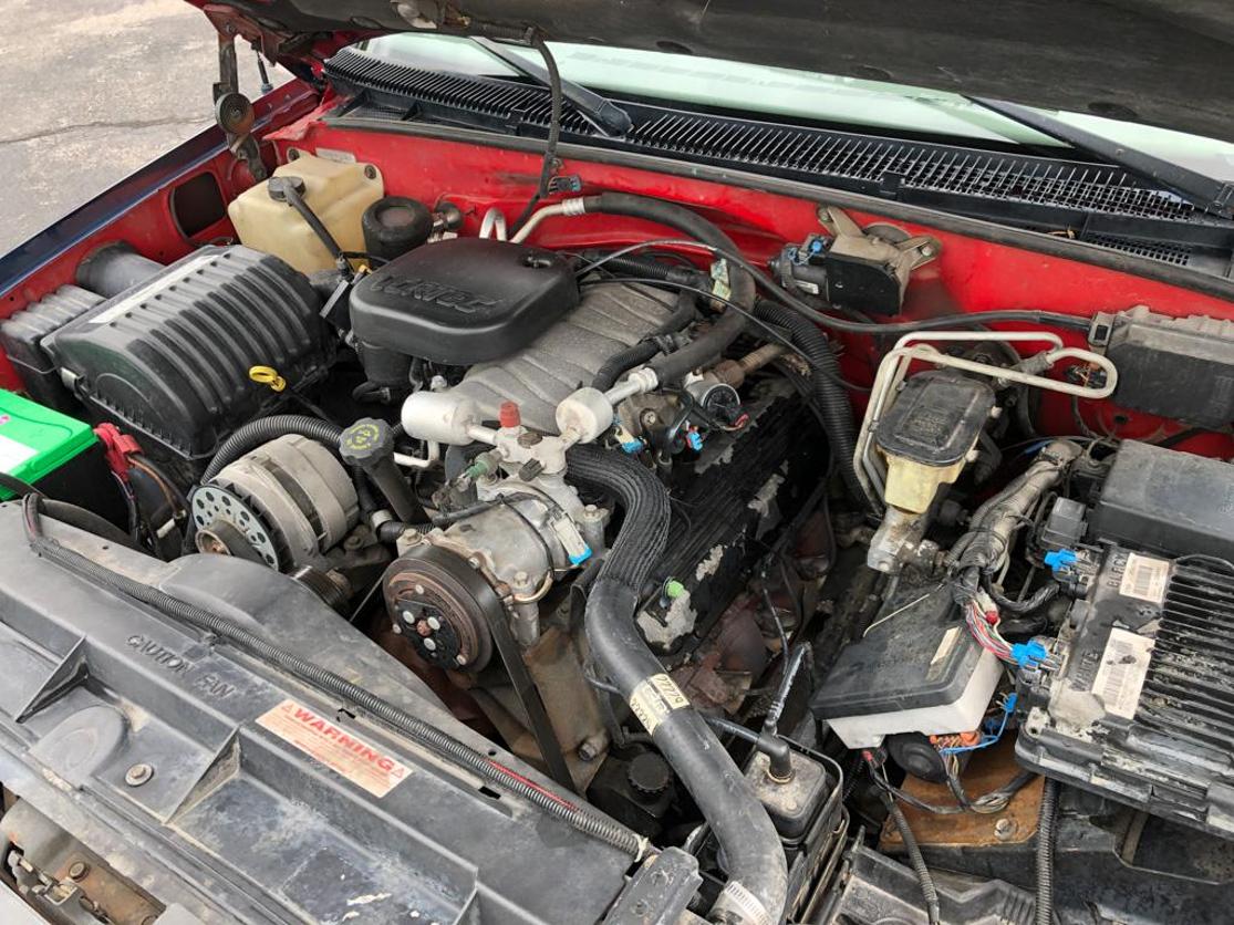 USED CHEVROLET SUBURBAN 2500 1999 for sale in Lincoln, NE | PricedRite 1999 Chevrolet Suburban 2500 Engine 7.4 L V8 Mpg