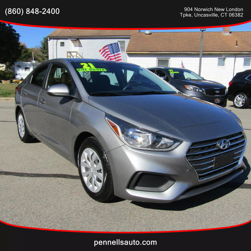 Hyundai Accent's photo