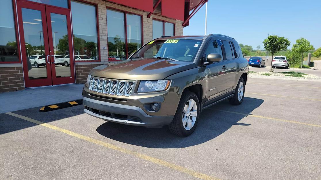Used 2015 Jeep Compass Latitude with VIN 1C4NJDEB2FD184959 for sale in Middleton, WI