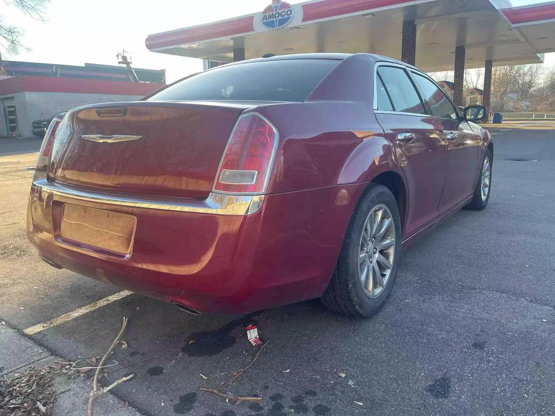 2013 Chrysler 300 C photo 6