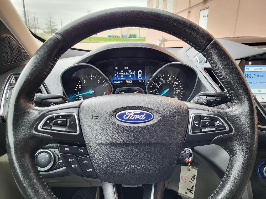 2018 Ford Escape SEL photo 10