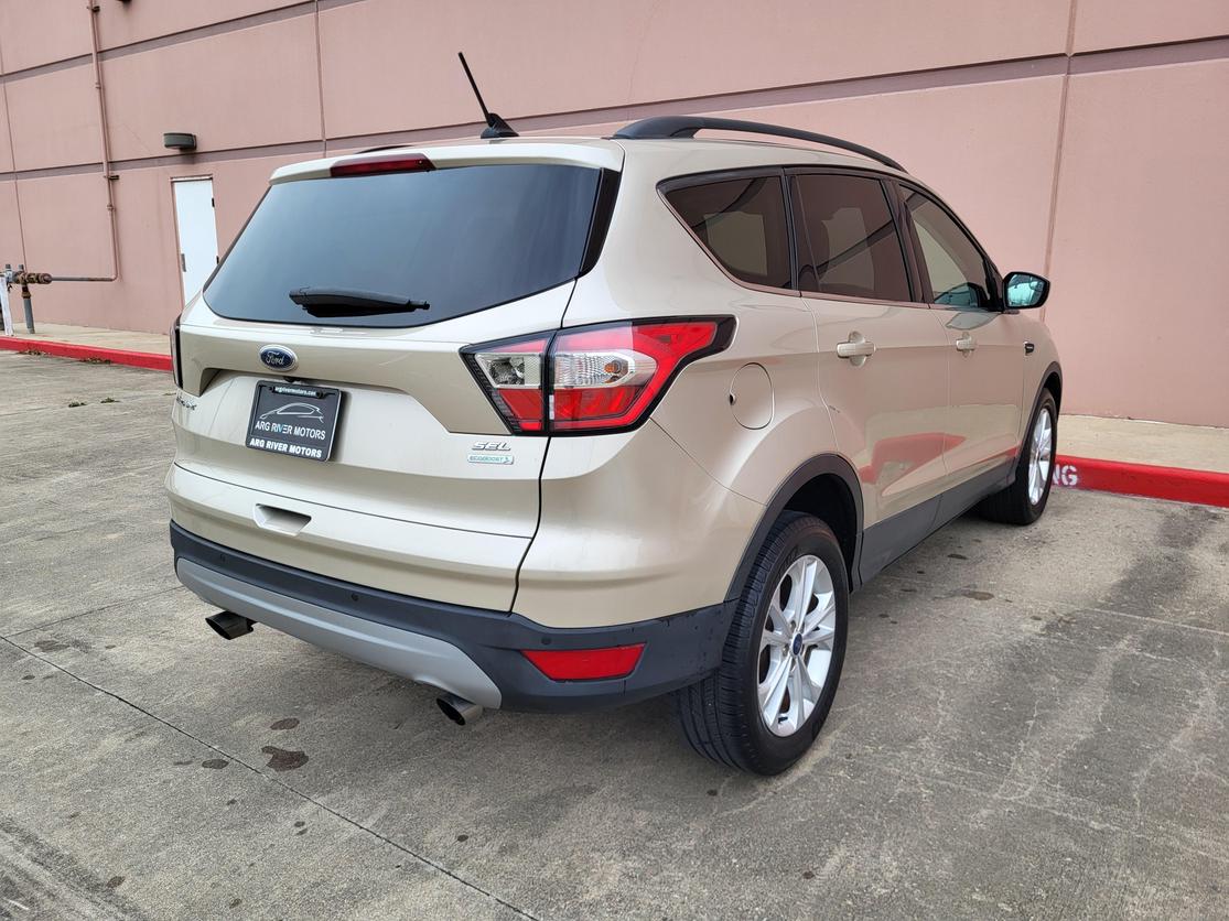 2018 Ford Escape SEL photo 8