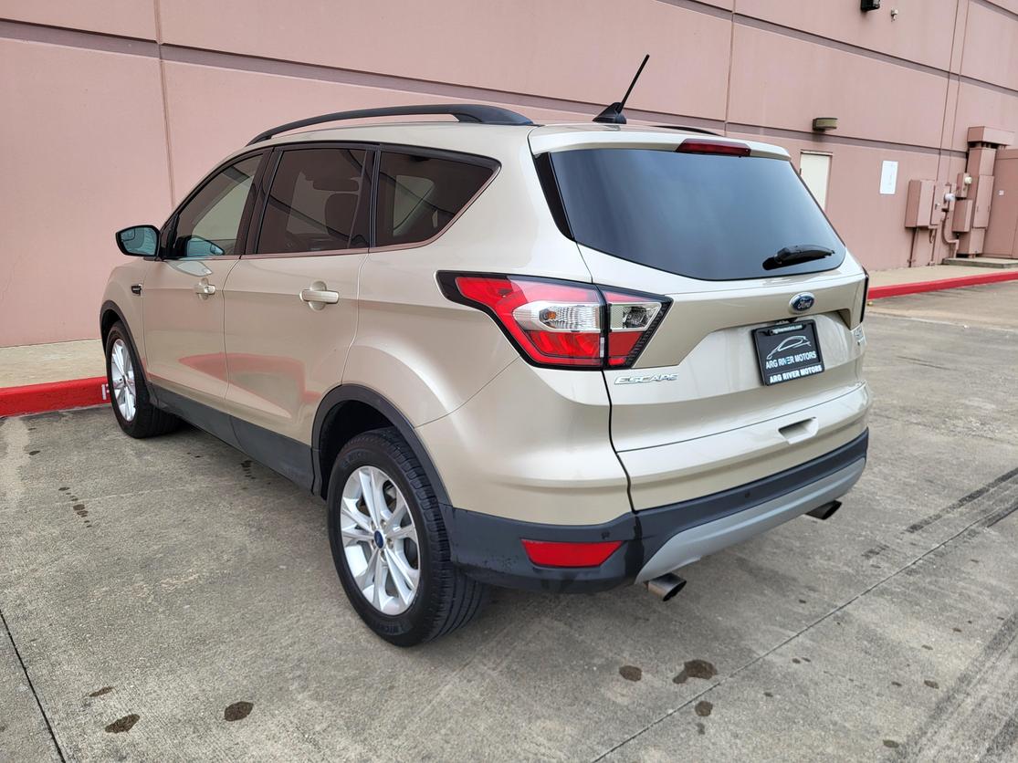 2018 Ford Escape SEL photo 6