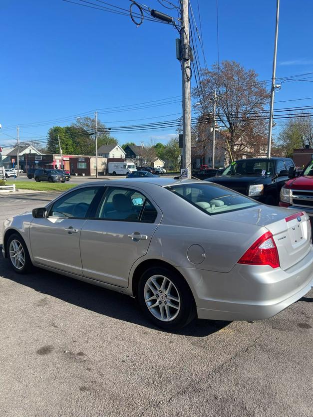 2010 Ford Fusion S photo 7