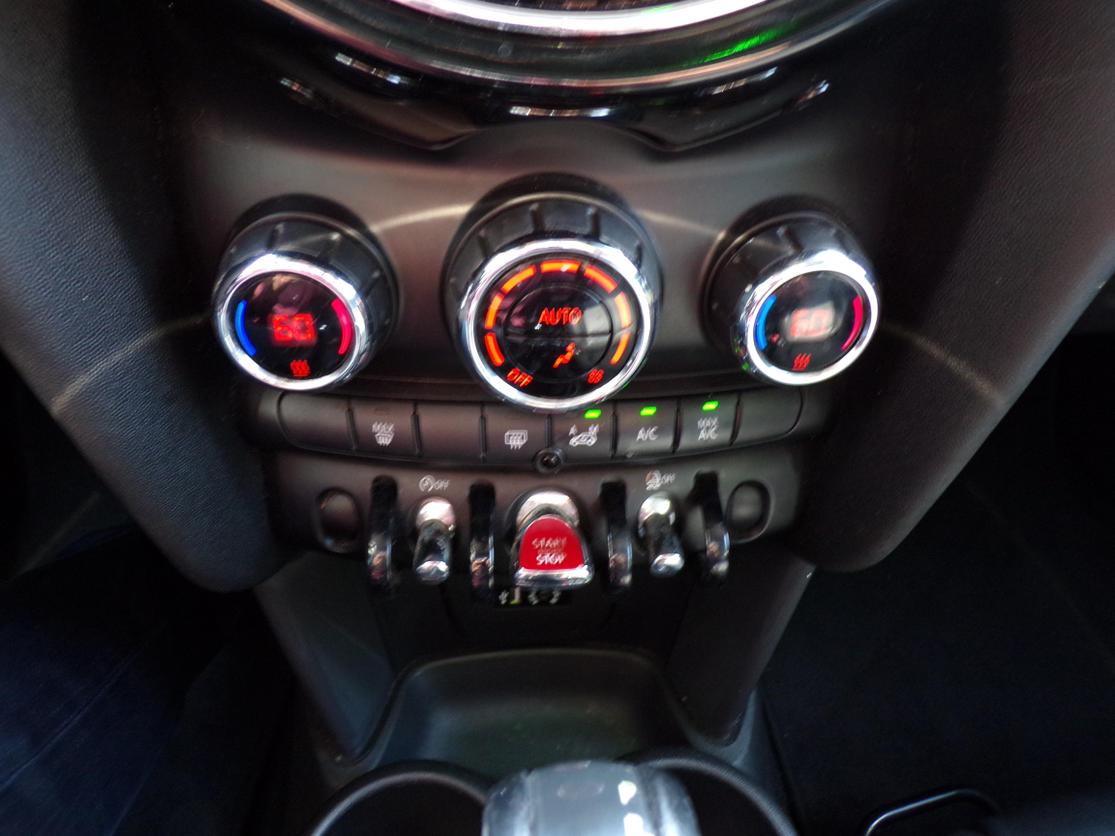 2016 MINI Cooper Base photo 20