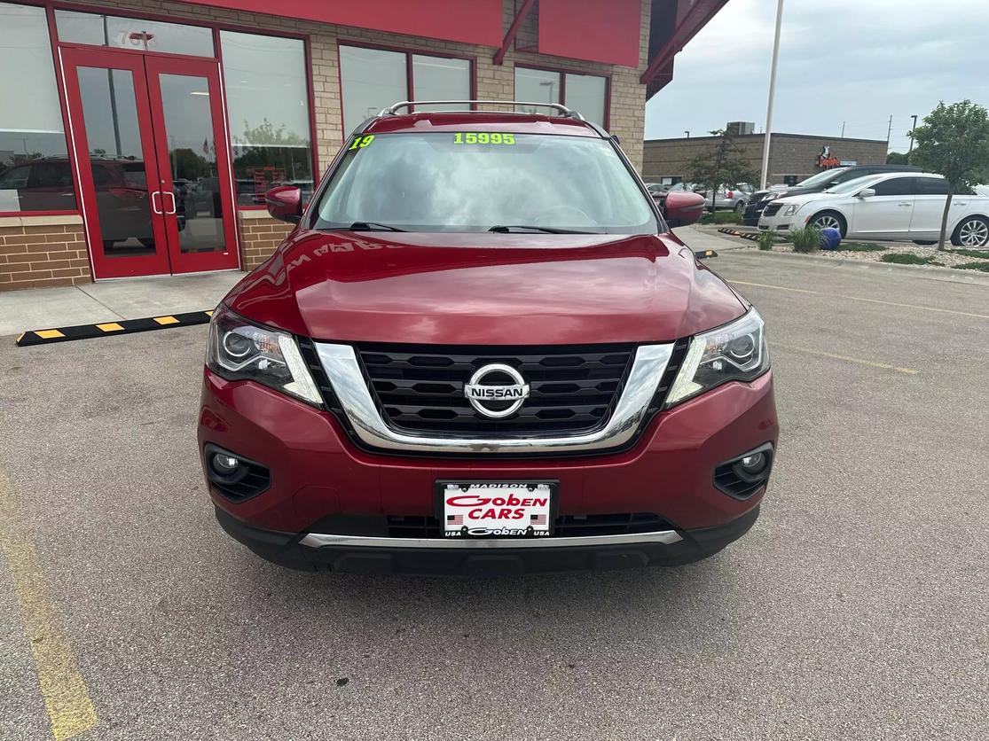 Used 2019 Nissan Pathfinder SV with VIN 5N1DR2MM1KC642840 for sale in Middleton, WI