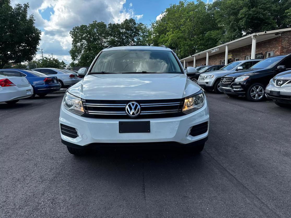 2018 Volkswagen Tiguan Limited Base photo 2