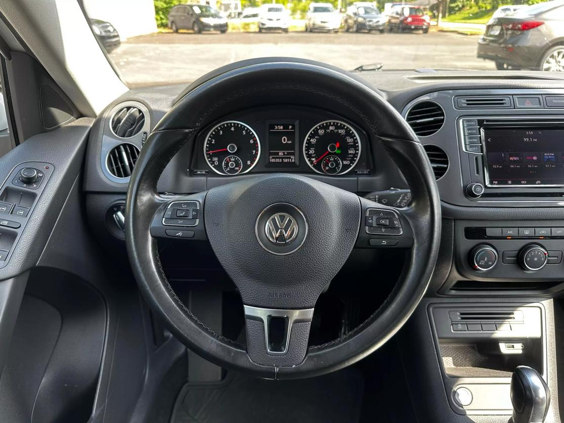 2018 Volkswagen Tiguan Limited Base photo 14